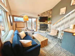 Ski in Ski out Top Floor Condo with Pools, Hot tub and more